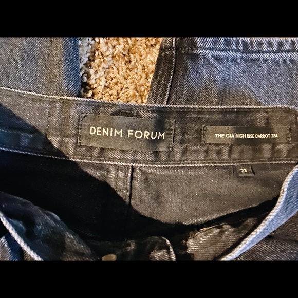 Denim Forum | The Gia High Rise Carrot 28L - Picture 3 of 6